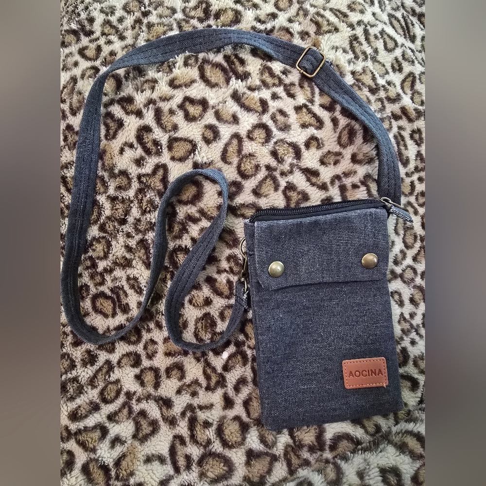 Aocina Gray Crossbody Bag